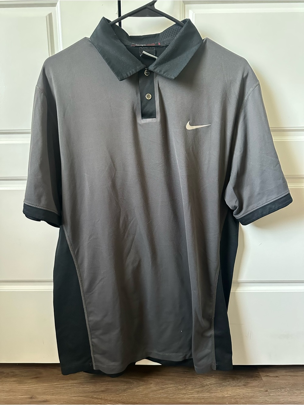 Nike Men’s Gray & Black Dri-FIT Polo Shirt